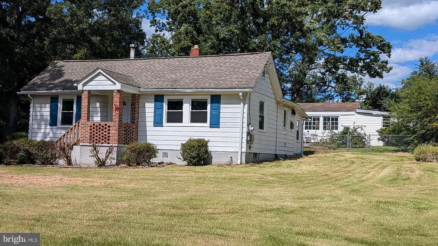 2 bed, 1.0 bath, 1020 sqft, $2,990 — Photo 3