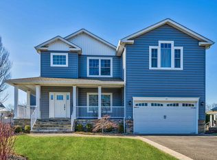 11 Clearwater Ave, Massapequa, NY 11758