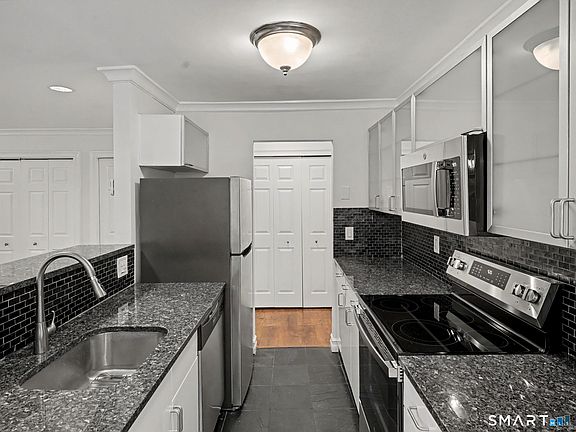2nd image of 180 Glenbrook Road #9