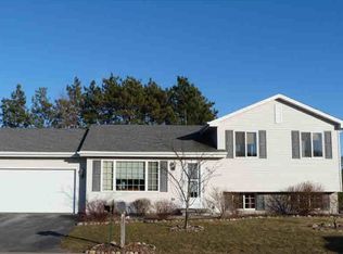 845 W Sunridge Dr, Waupaca, WI 54981