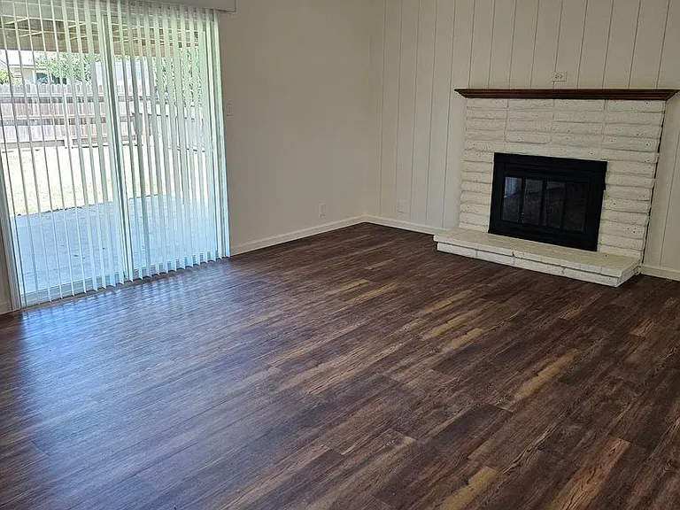 1706 E Burton Ave — Photo 4