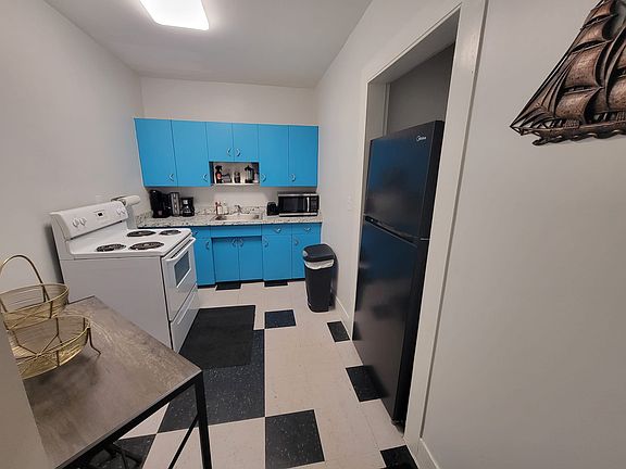 2nd image of 471-473 Cumberland Ave #7
