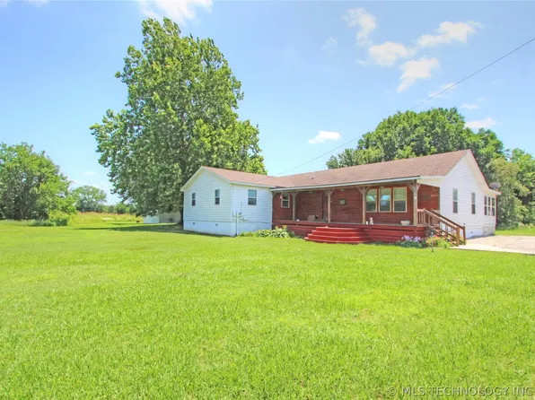 233 S Curtis St, Nowata, OK 74048