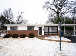 305 Larry Dr, Florissant, MO