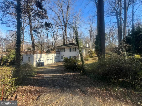 3721 Woodland Cir, Falls Church, VA 22041