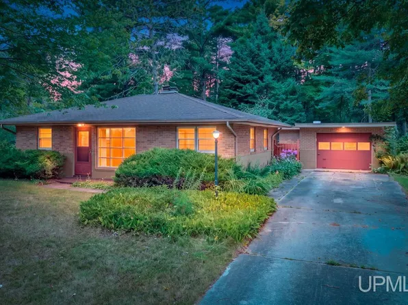 5328 12th Rd, Escanaba, MI 49829