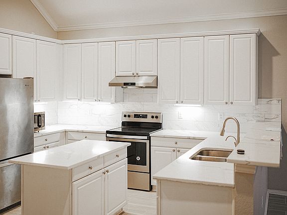 3rd image of 3213 Weeping Willow Ct