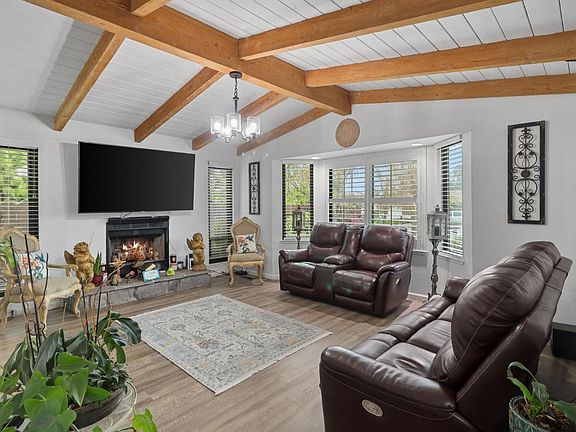 3rd image of 841 Calais Dr