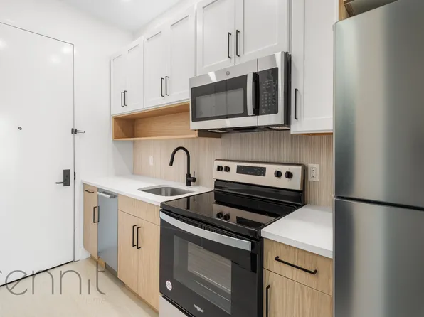 1038 Jefferson Avenue image 10 of 22