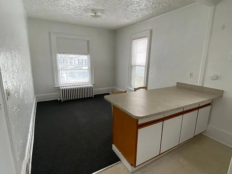 242 W 8th St — Photo 7