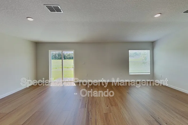 4 bed, 3.0 bath, 2173 sqft, $2,350 — Photo 2