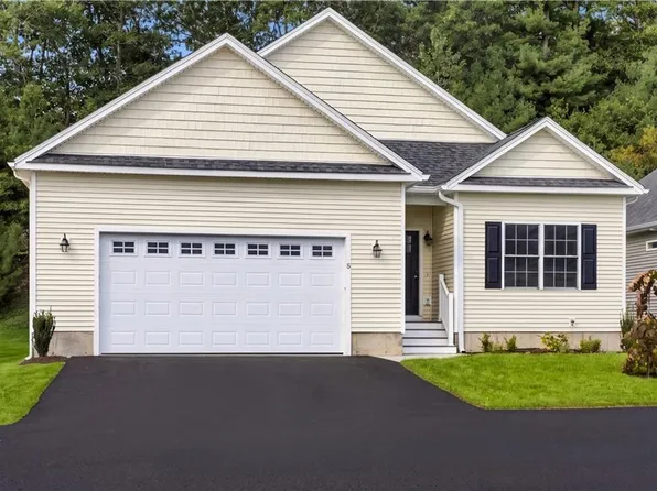 13 Tammy Jean Dr, Coventry, RI 02816