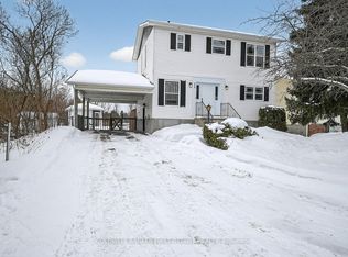 22 Poole Creek Cres, Ottawa, ON K2S 1T6