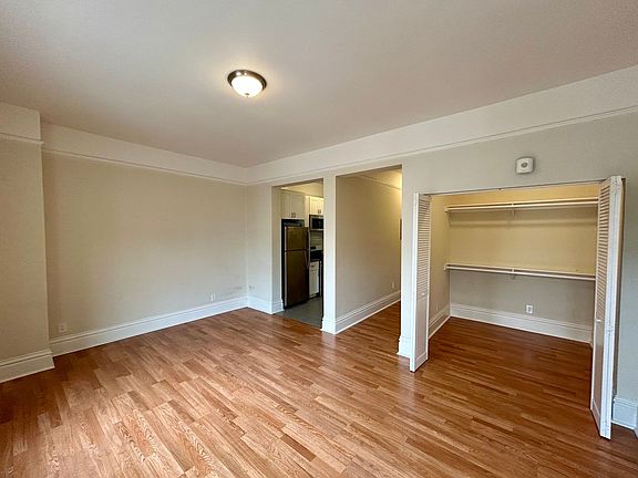 3rd image of 1115 Polk St APT 32