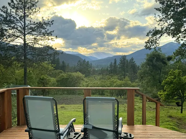 401 Tumbleweed Trl, Jacksonville, OR 97530
