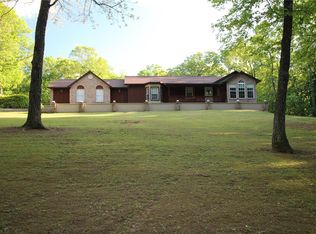 5087 Autumn Wood Rd, De Soto, MO 63020