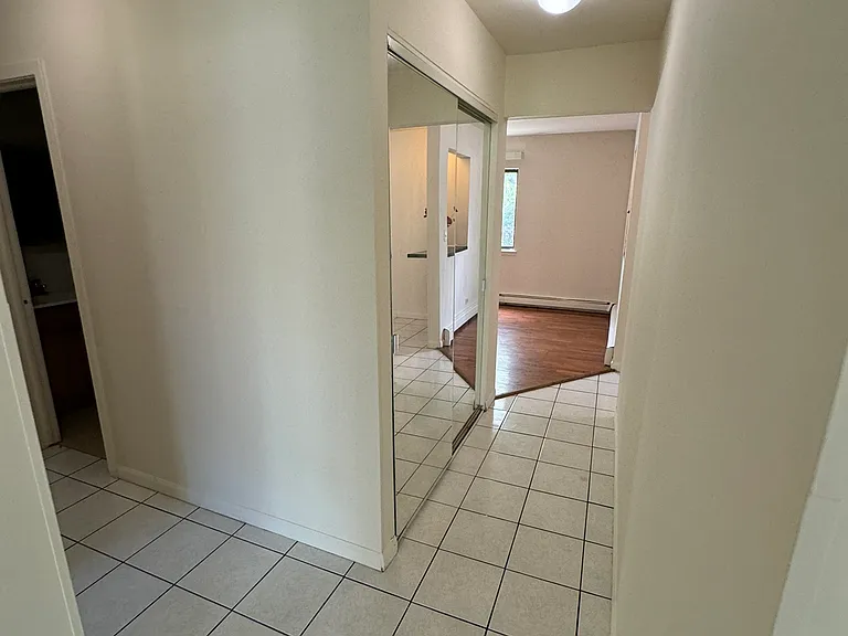 1702 W Victoria Dr #103 — Photo 9