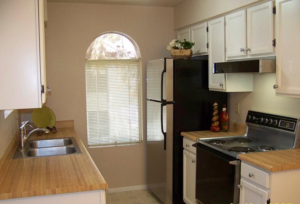 2nd image of 10610 S 48th St Unit 2086