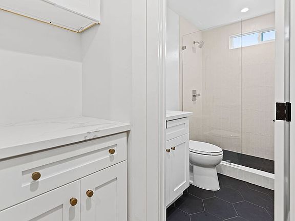5th image of 4264 42nd St APT 3