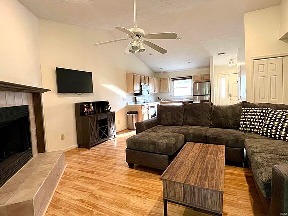 3rd image of 9435 S Pointe Retreat Dr #2