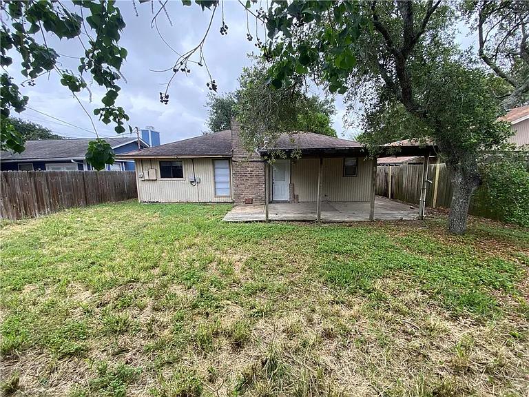 2317 Vialoux Dr — Photo 24