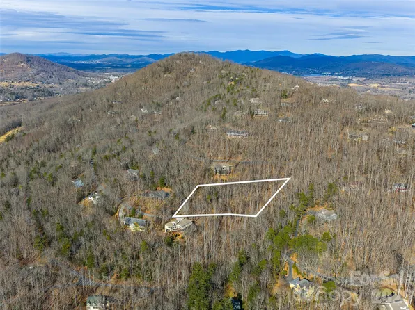 40 Cedar Dr, Mills River, NC 28759