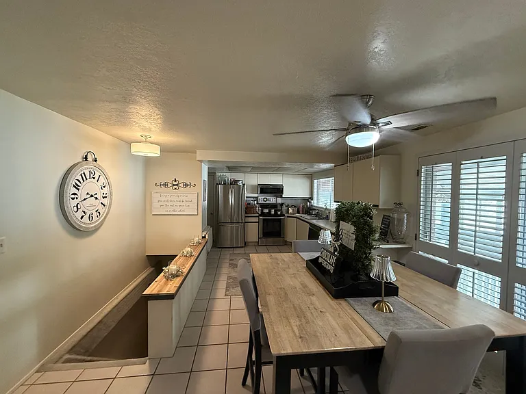596 N Main St #A — Photo 3