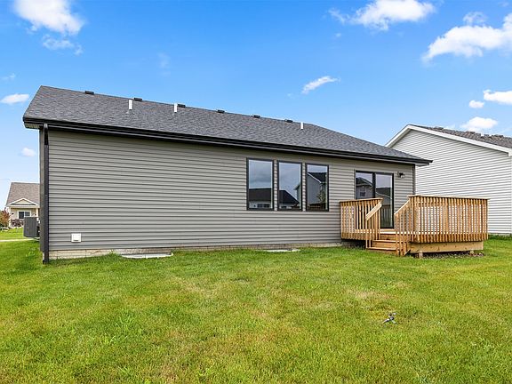 3rd image of 1835 Tuscany Dr SE