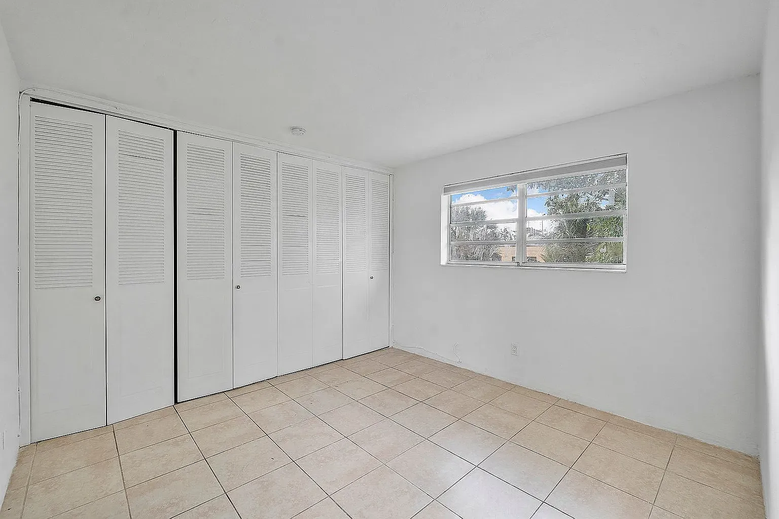 14950 N Miami Ave — Photo 3