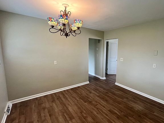 4th image of 209 Alpine Dr