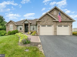 6310 Maiden Creek Dr, Harrisburg, PA 17111