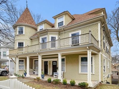 40 University Rd #2, Brookline, MA, 02445