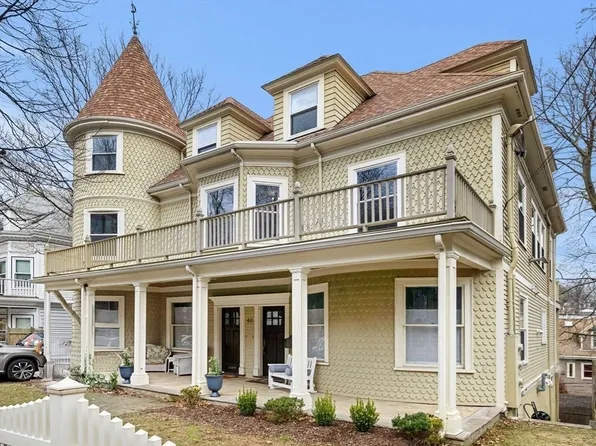 40 University Rd #2, Brookline, MA 02445