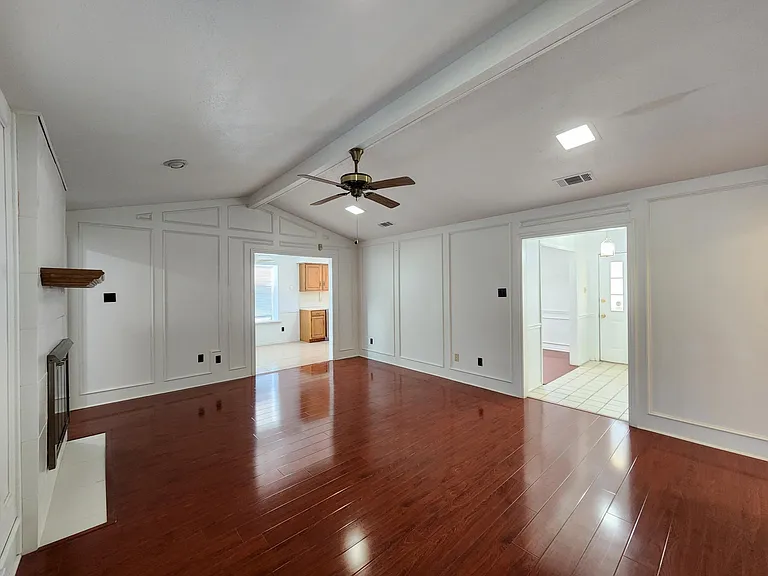 1526 Silverleaf Dr — Photo 7