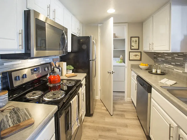 Cassia Apartments — Photo 11