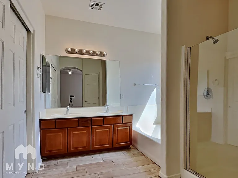 9303 W Raymond St — Photo 12