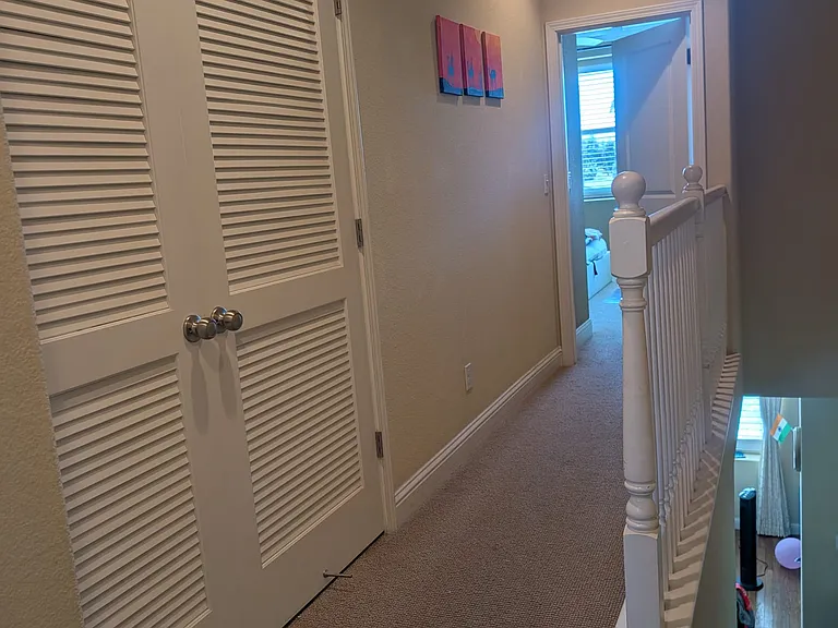 1076 N Jackson Ave — Photo 12