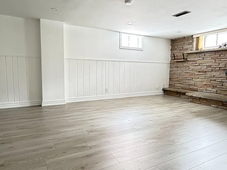5 Rockport Cres #BASEMENT — Photo 3