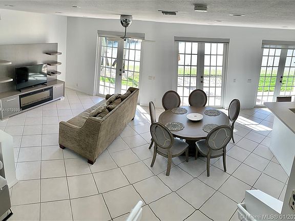 5th image of 651 W Live Oak Ln