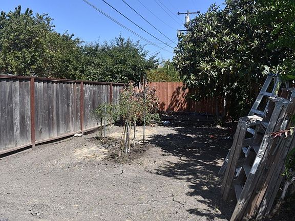 5th image of 1449 Freeland Dr