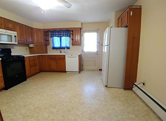 5th image of 317 Bastian Ave