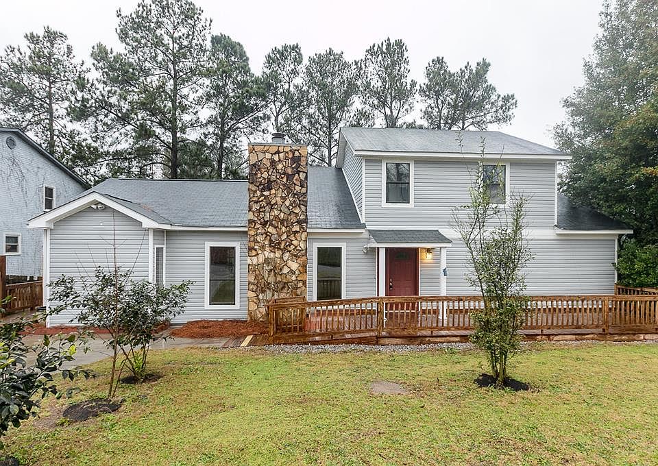 1st image of 245 Brooks Dr