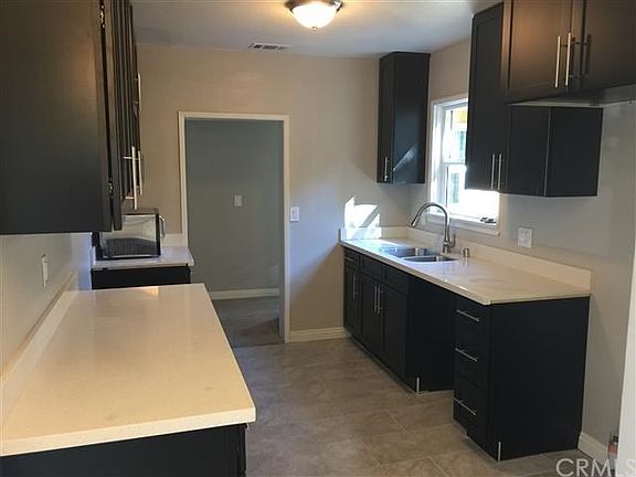 3rd image of 6989 Fairfax Dr