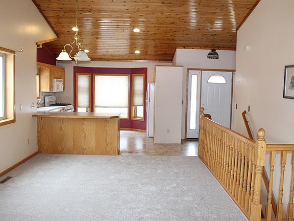 3rd image of 3145 Lake Ridge Dr