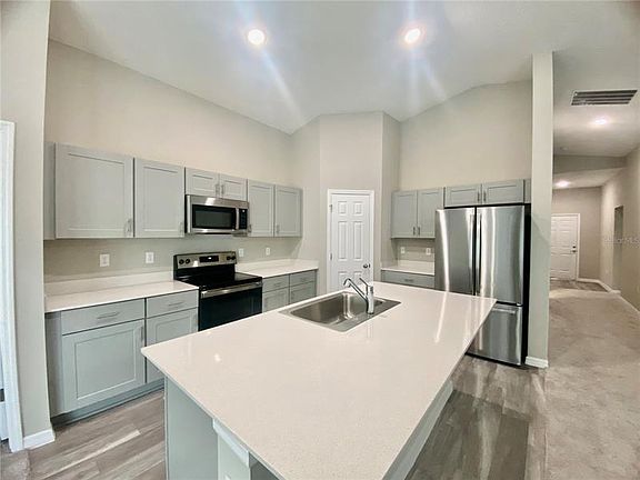3rd image of 1397 Axel Cir