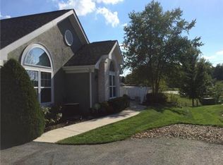 7150 Meadow View St, Shawnee, KS 66227