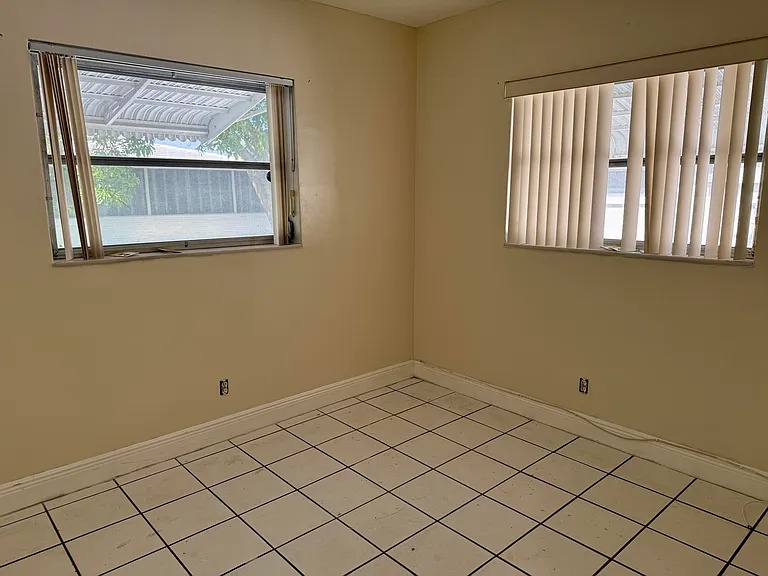 7105 NW 70th Ct — Photo 11