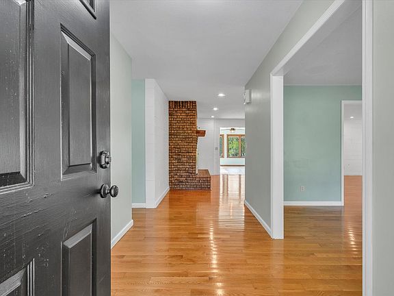 5th image of 5 Wood Dr