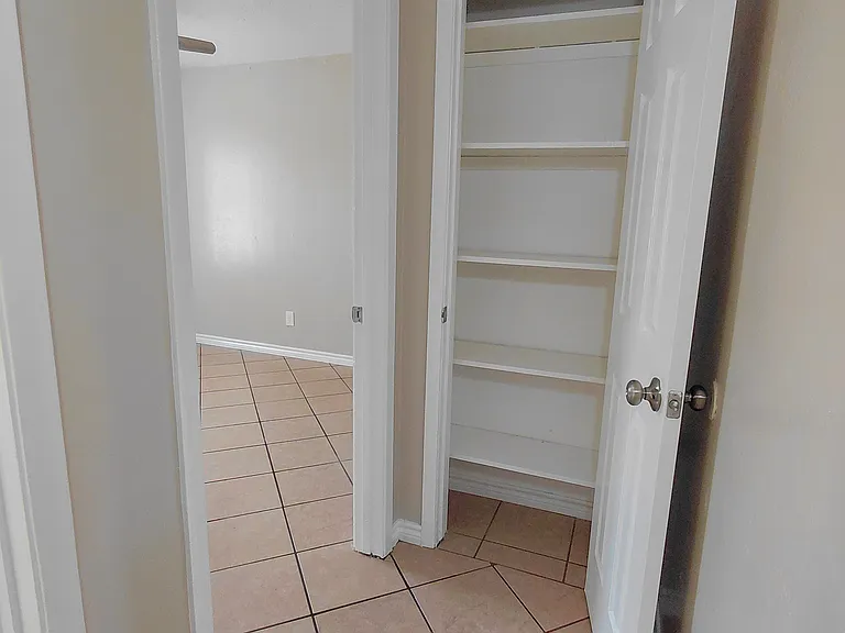 3900 Camelot St #B — Photo 10