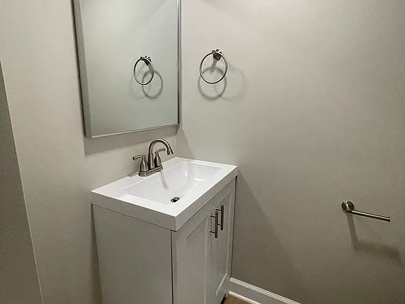 5th image of 503 S 1st St #2